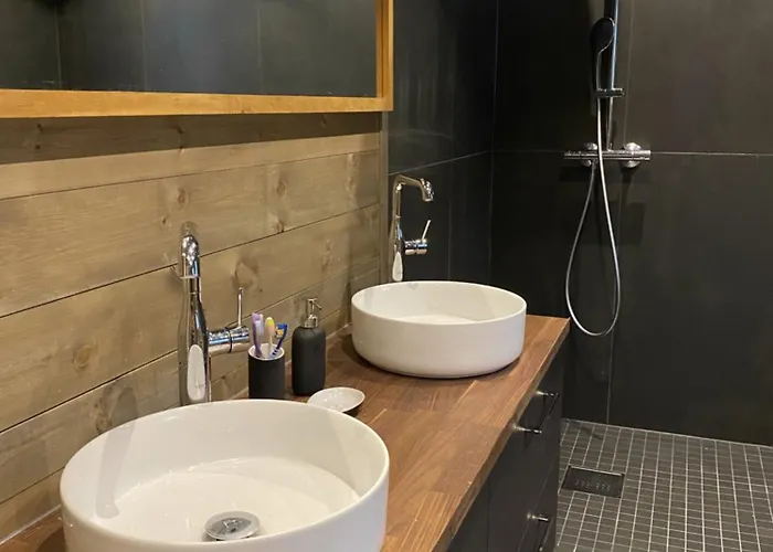 Hemsedal 200m2 /5 Sov/10 Senger/2 Familier Ulsak